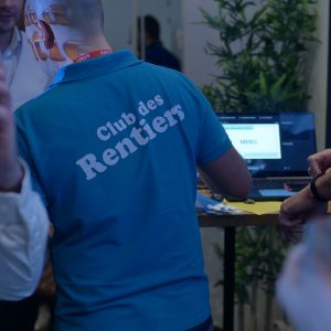 P2111561